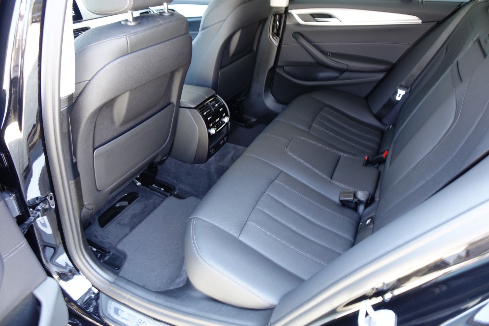BMW 530d - Image 13